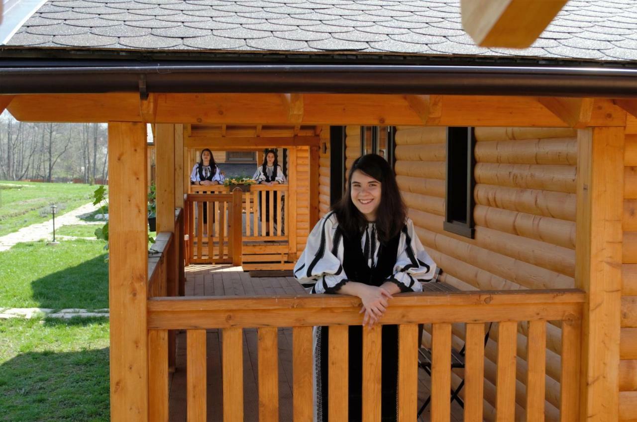 Willa Complex Agroturistic Livada De Nuci Baia de Fier Zewnętrze zdjęcie